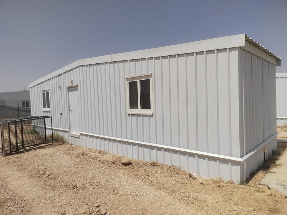 Corrugated-sheet portable cabin fabrication